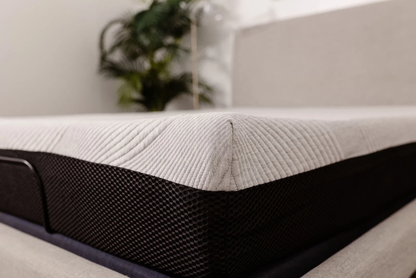 10" Comfort Series Medium Gel Memory Foam Tight Top Mattress by Couch.com
