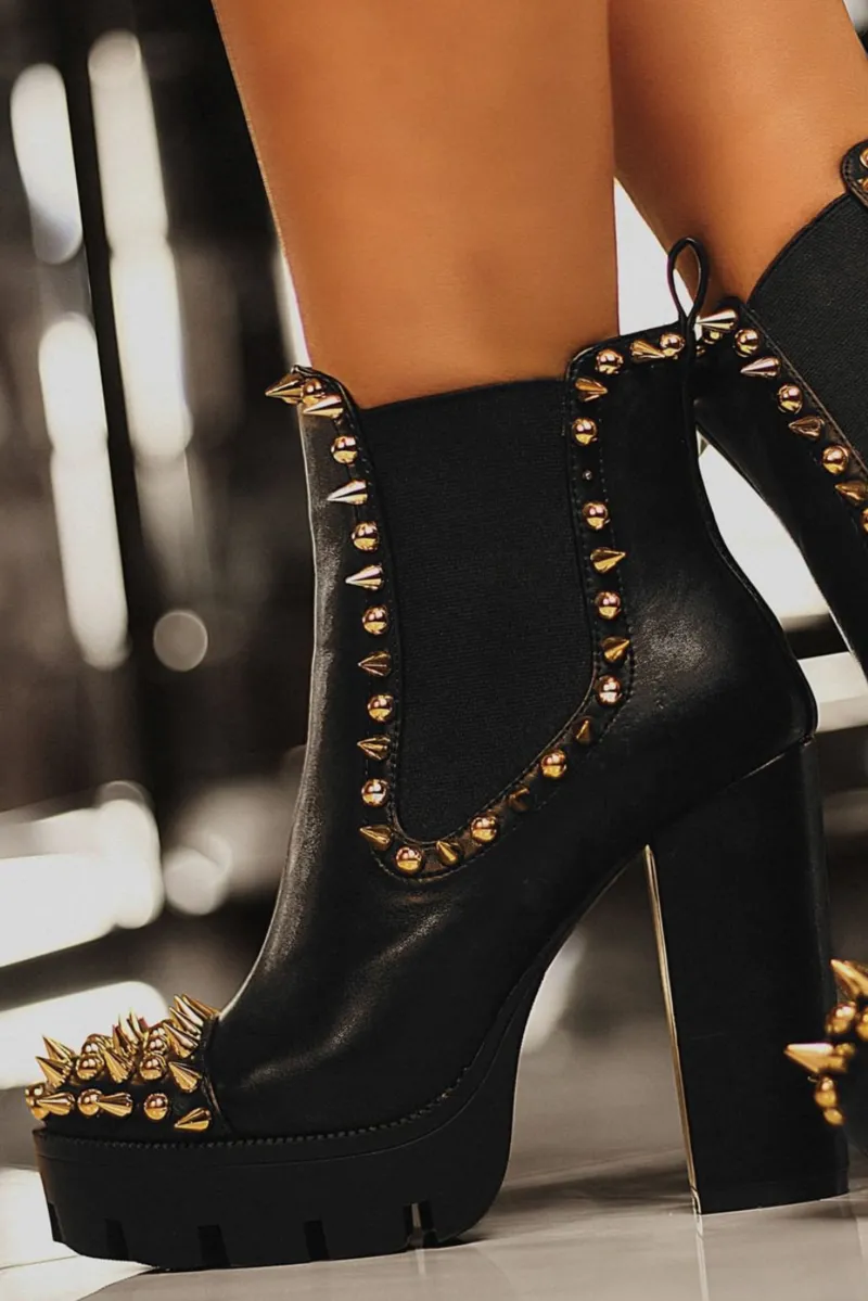 Cape Robbin Jagged Chunky Heel Spike Platform Chelsea Bootie Black (10, Black)