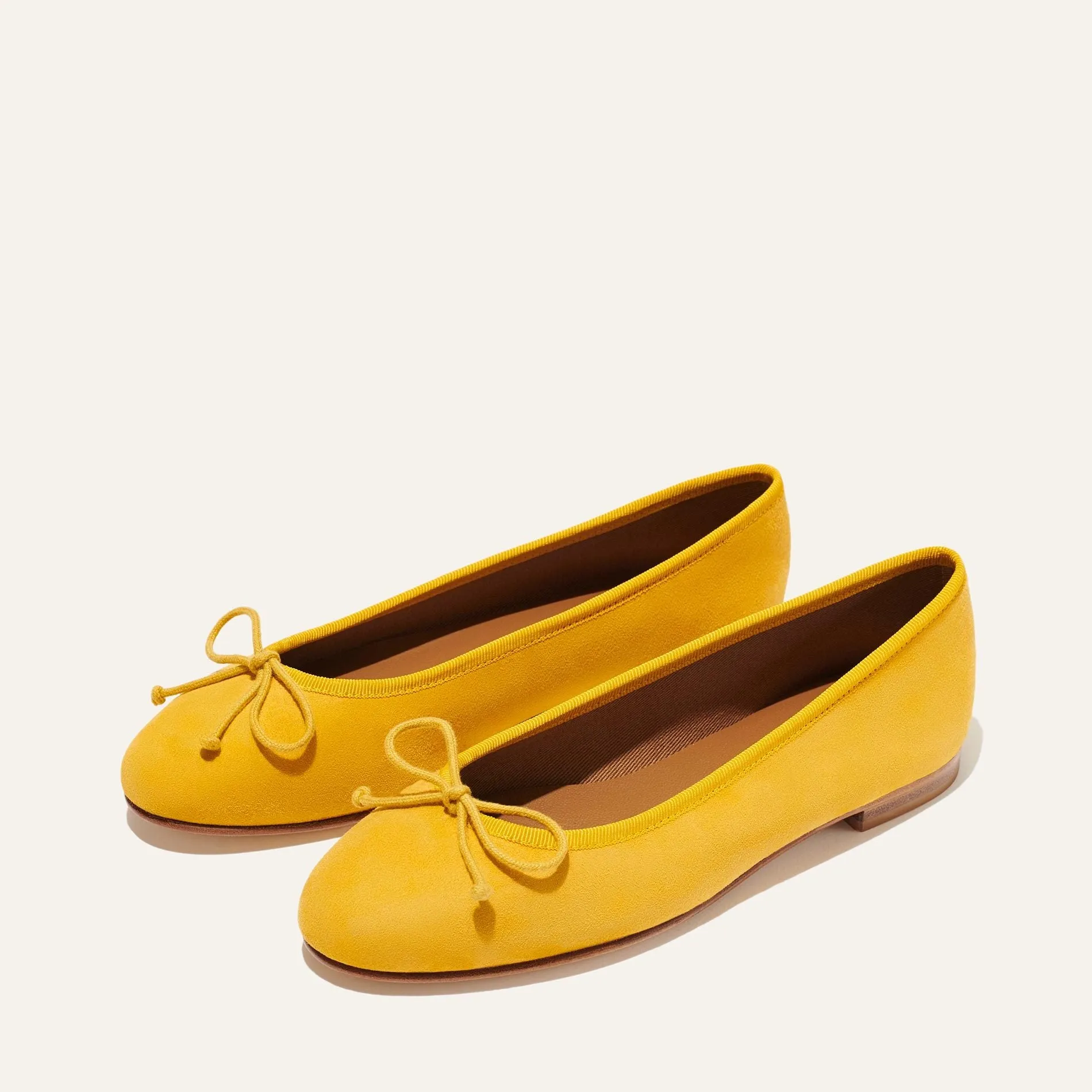 Demi-ochre suede