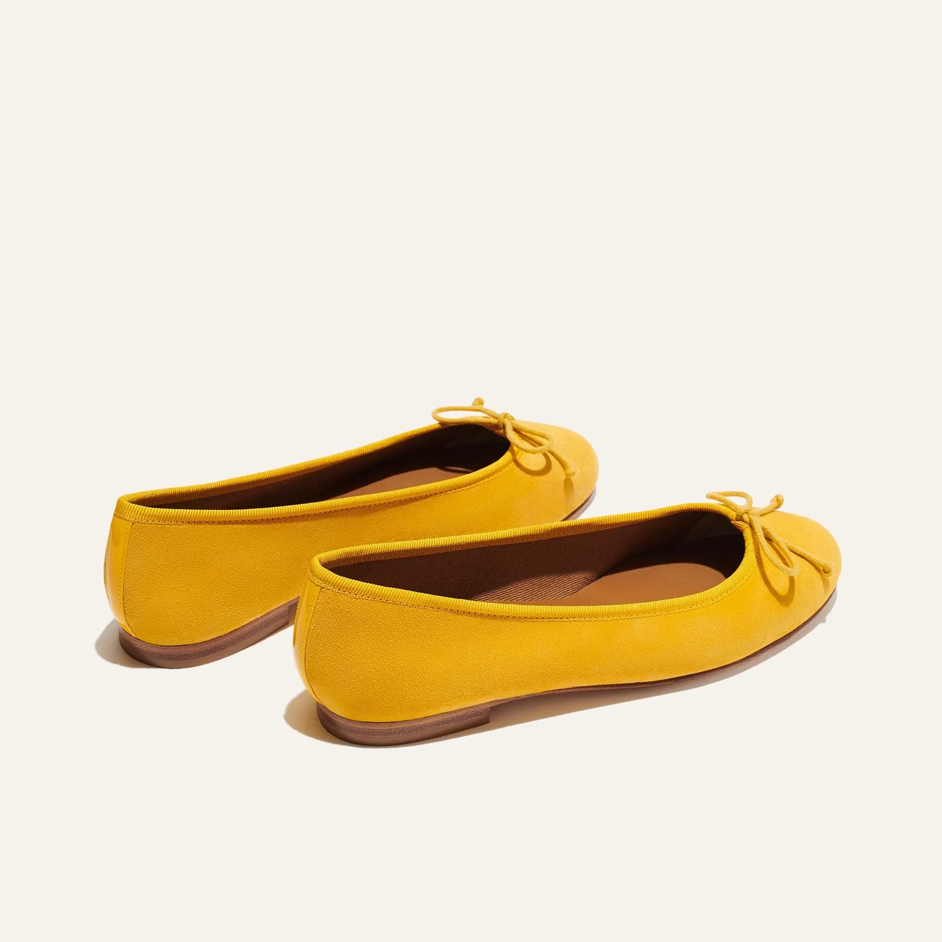 Demi-ochre suede