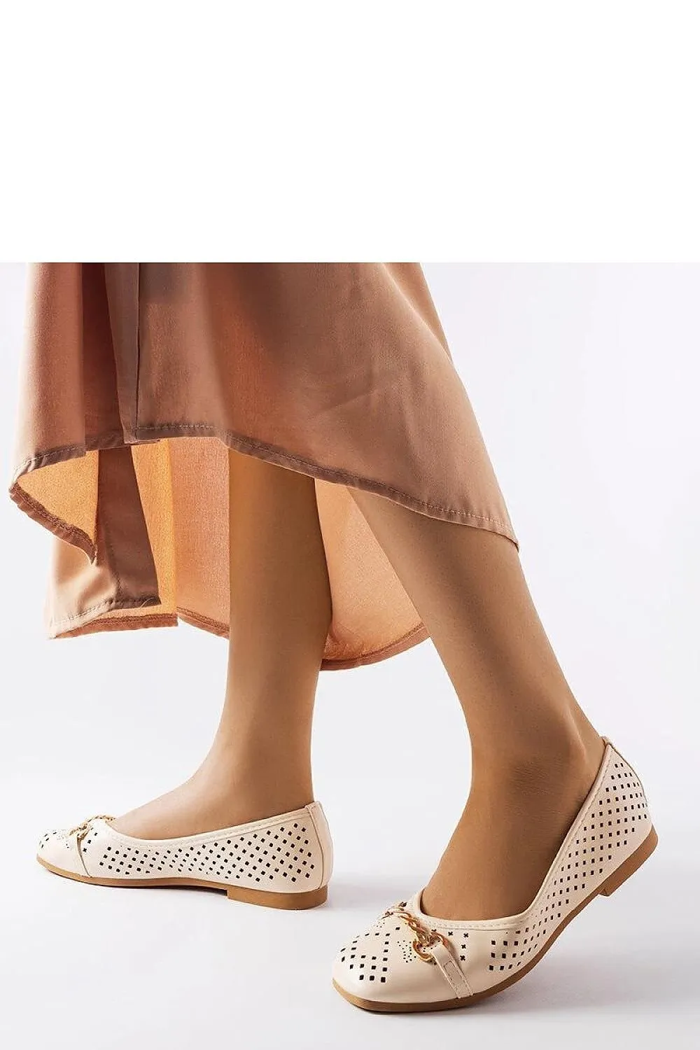 Elegant beige Schiavone ballet flat