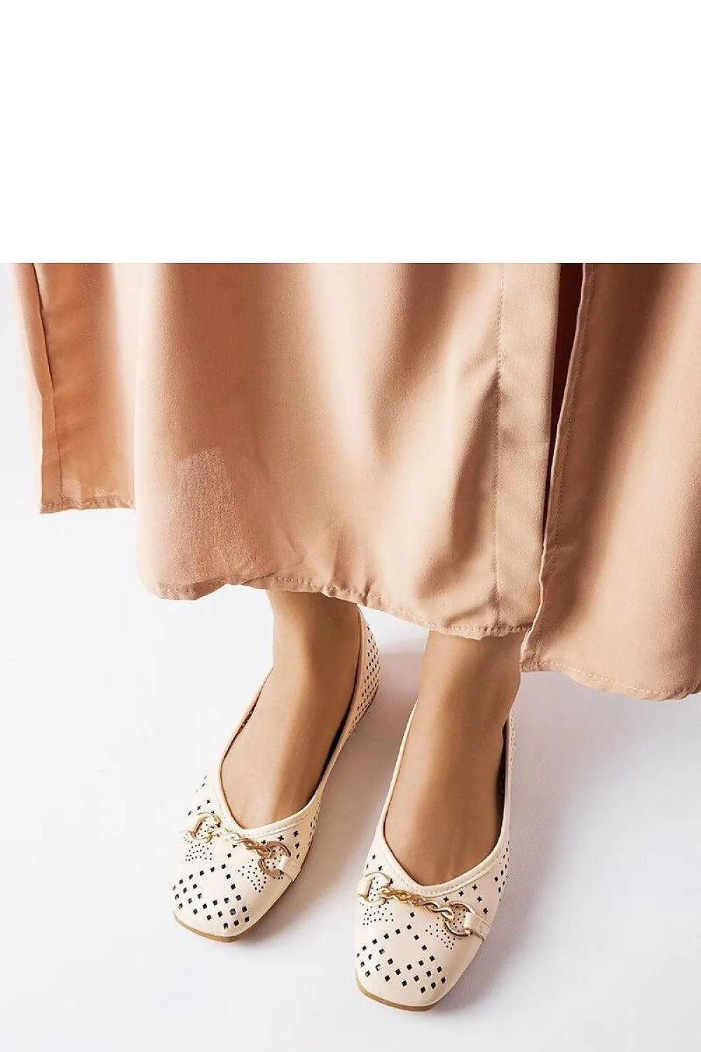 Elegant beige Schiavone ballet flat