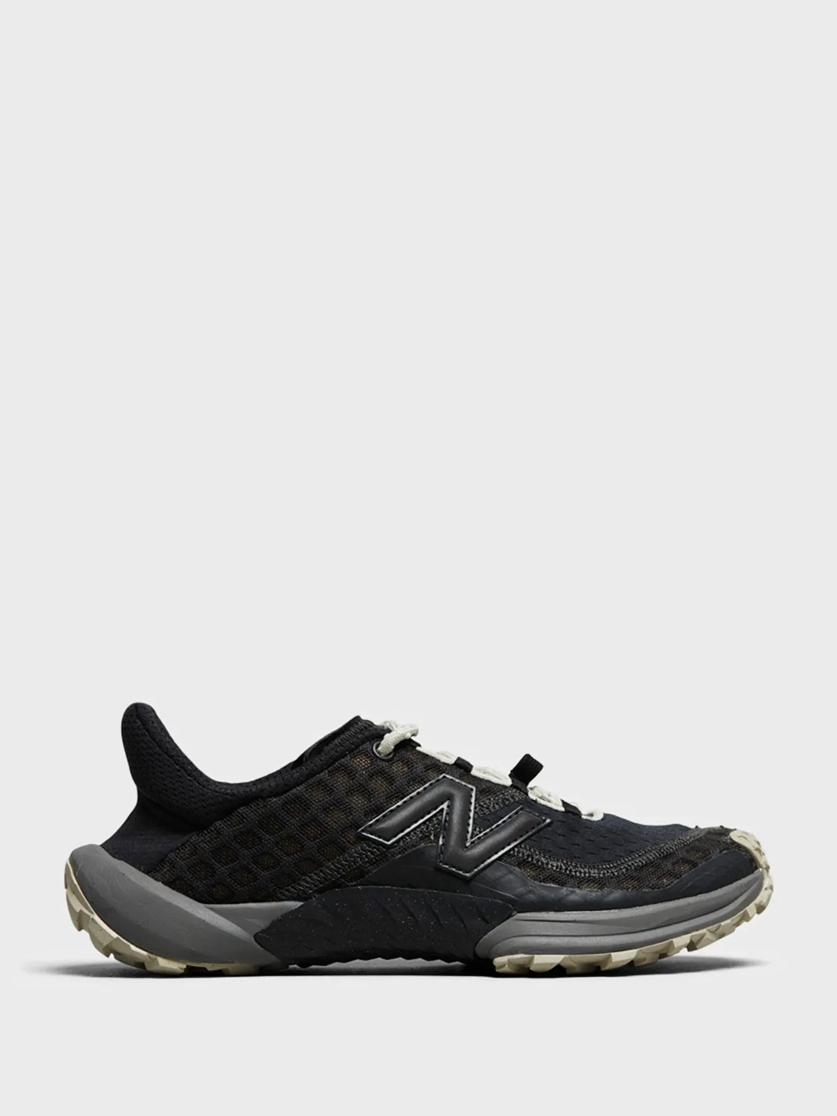 Minimus M10 Sneakers in Black